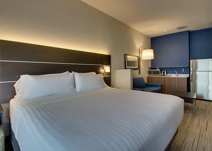 Express & By Ihg 2*
