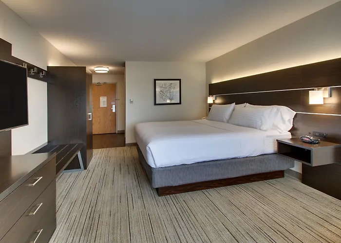 Hotel Express & By Ihg 2*
