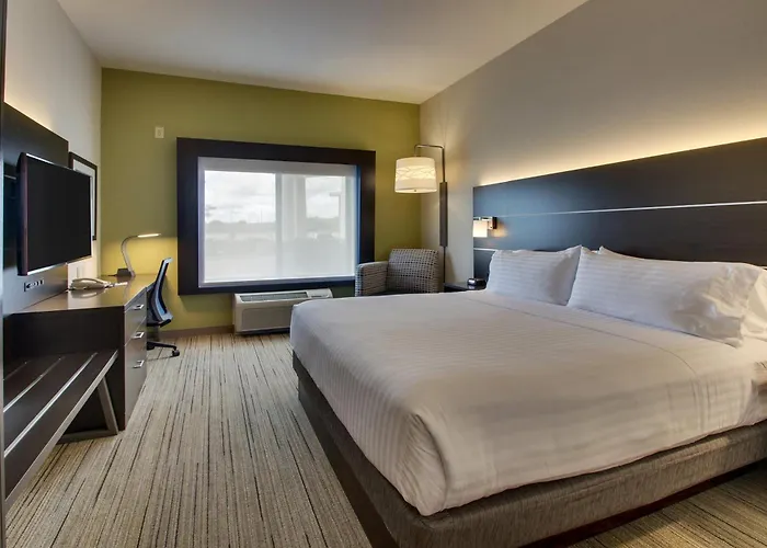 Express & By Ihg Hotel 2*