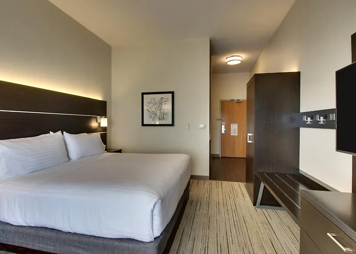 Express & By Ihg 2* Morris