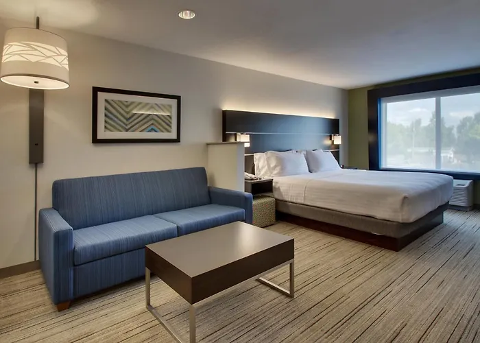 Express & By Ihg Hotel 2*