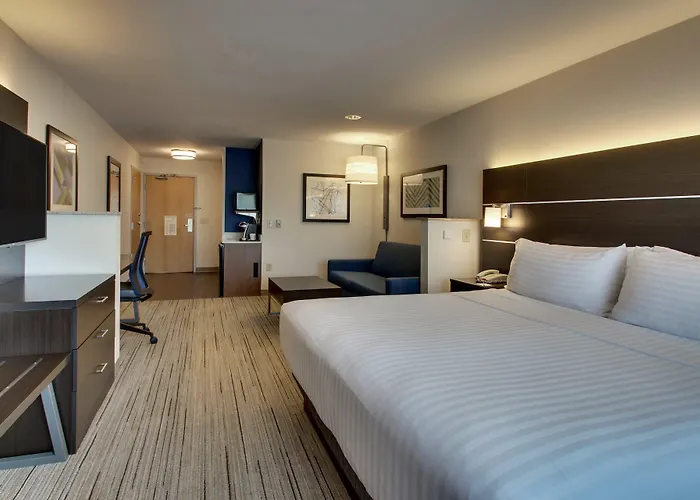 Hotel Express & By Ihg