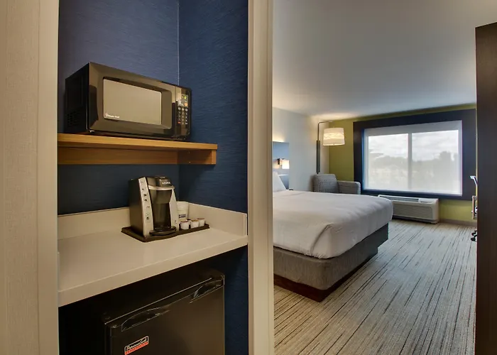 Express & By Ihg