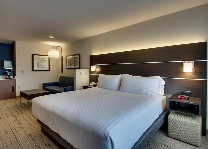 Hotel Express & By Ihg 2*