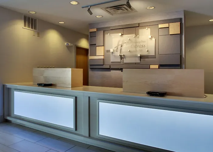 Express & By Ihg 2* Morris