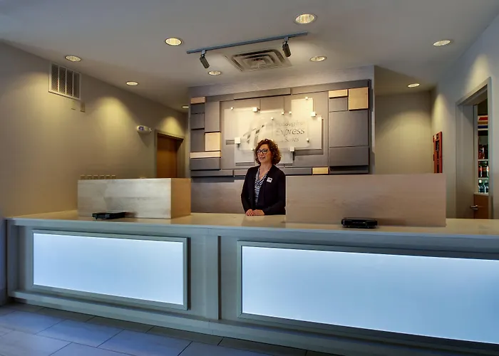Express & By Ihg Hotel 2*