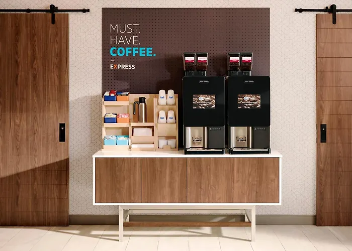 Express & By Ihg 2*