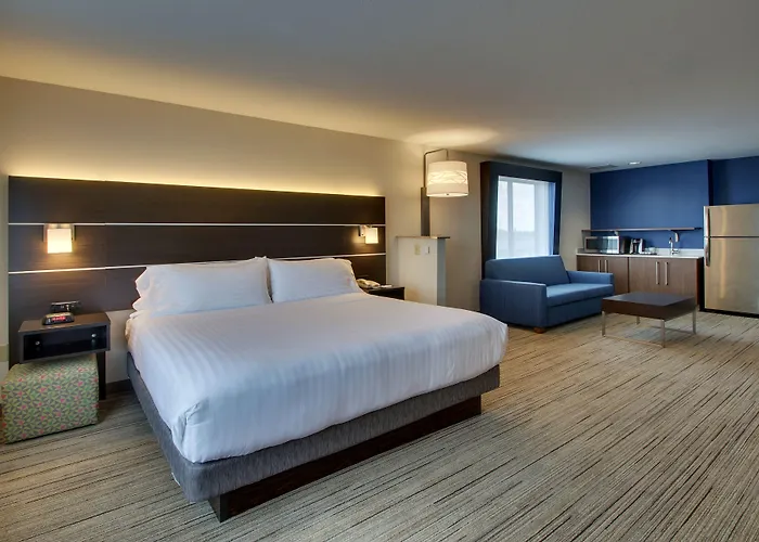 Hotel Express & By Ihg 2*