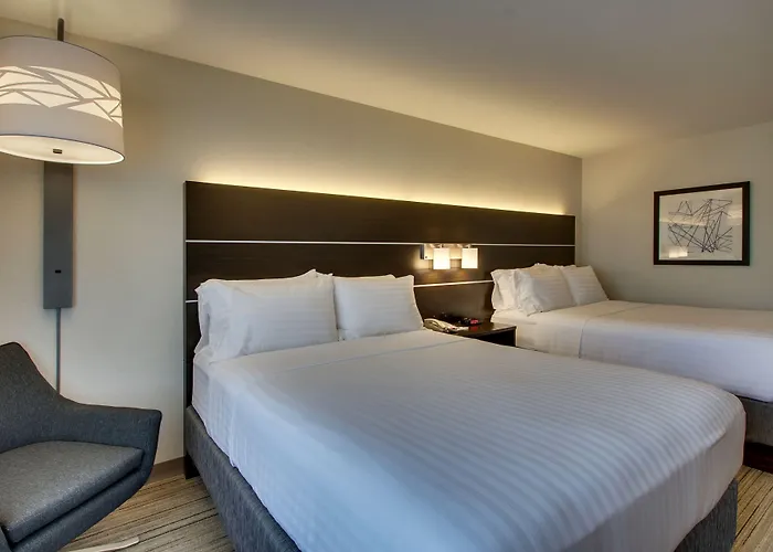Express & By Ihg 2*
